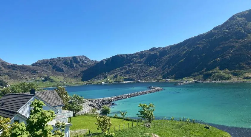 Honey bay cottage - Image 1