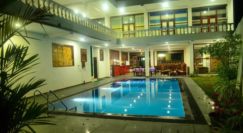 Hotel Nadee - Image 1