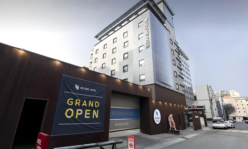 Beyond Hotel - Image 1