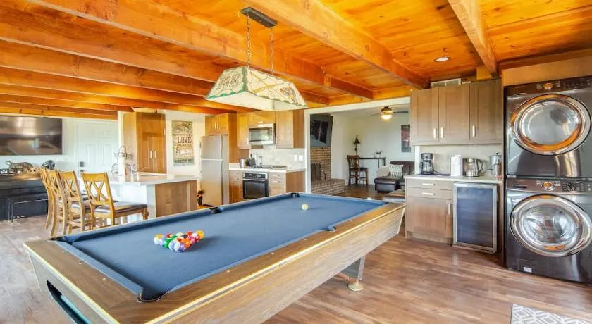 Luxury View Home Perfect for SD Getaway Sleeps 12 - Image 1