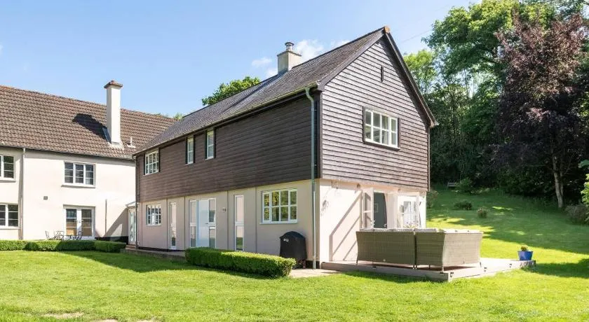 Osbornes Holiday House near Exeter with swimming pool - Image 1