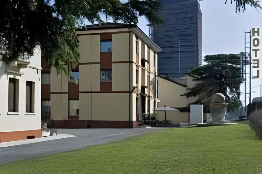 Hotel Autostrada - Image 1