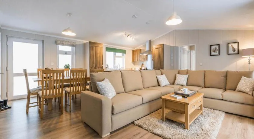 Glen Lodge - Image 1