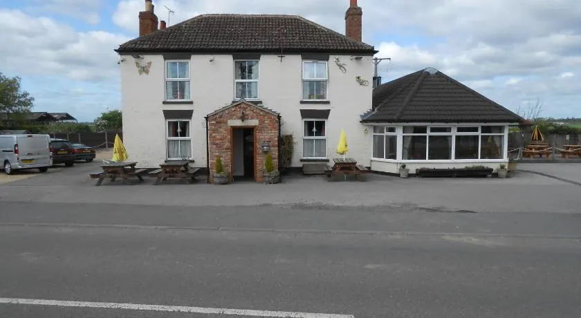 Fox and Hounds Country Inn - Image 1