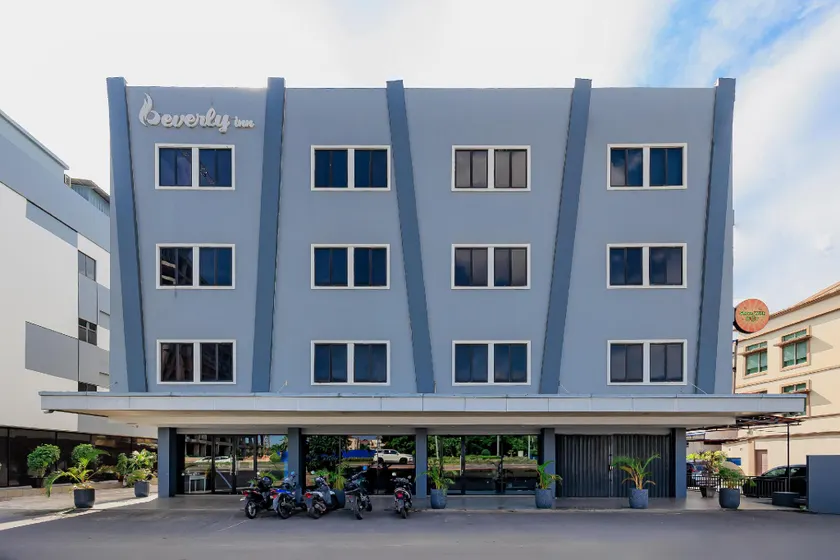 Hotel Beverly Inn Batam Center - Image 1