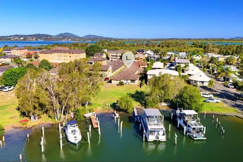 Tuncurry 2BR Walk to Lake - Image 1