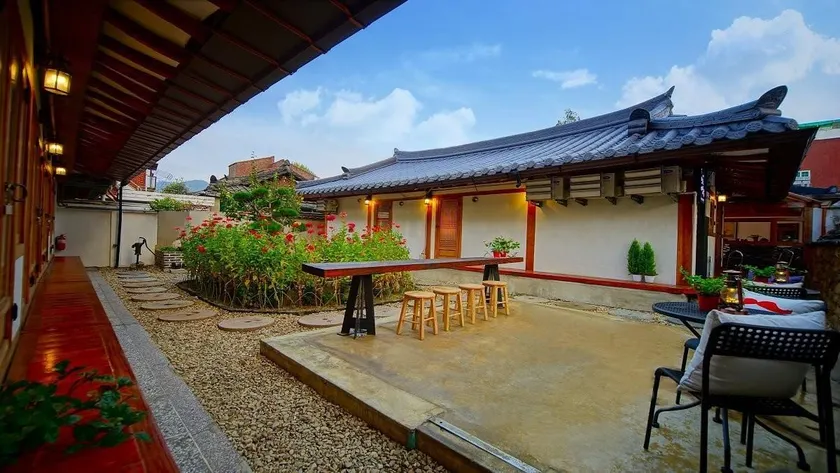 Hanok Midam Guesthouse - Image 1