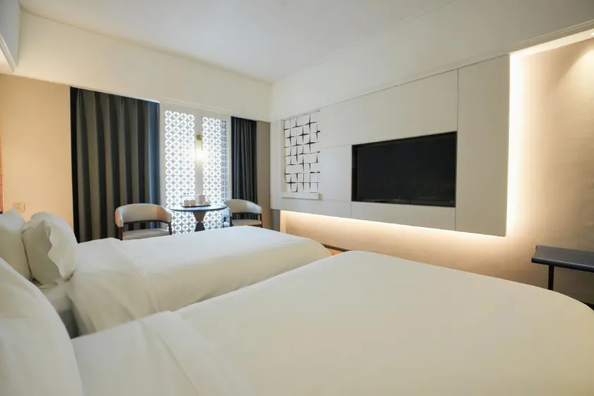 Silver Sea Hotel - Image 1