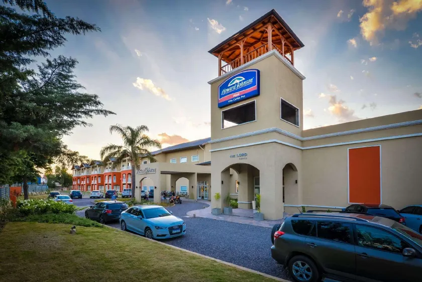 Howard Johnson Villa Carlos Paz - Image 1