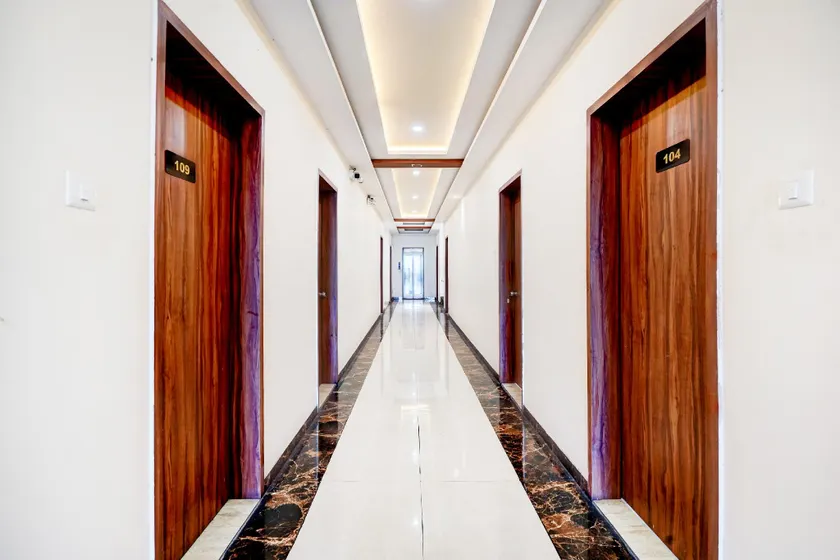 Hotel O by OYO MIDAS Regency - Image 1