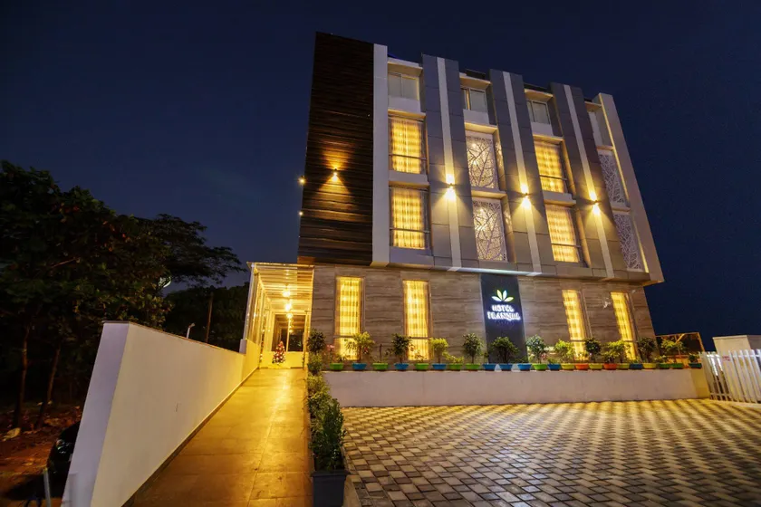 Hotel Tranquil Manipal - Image 1