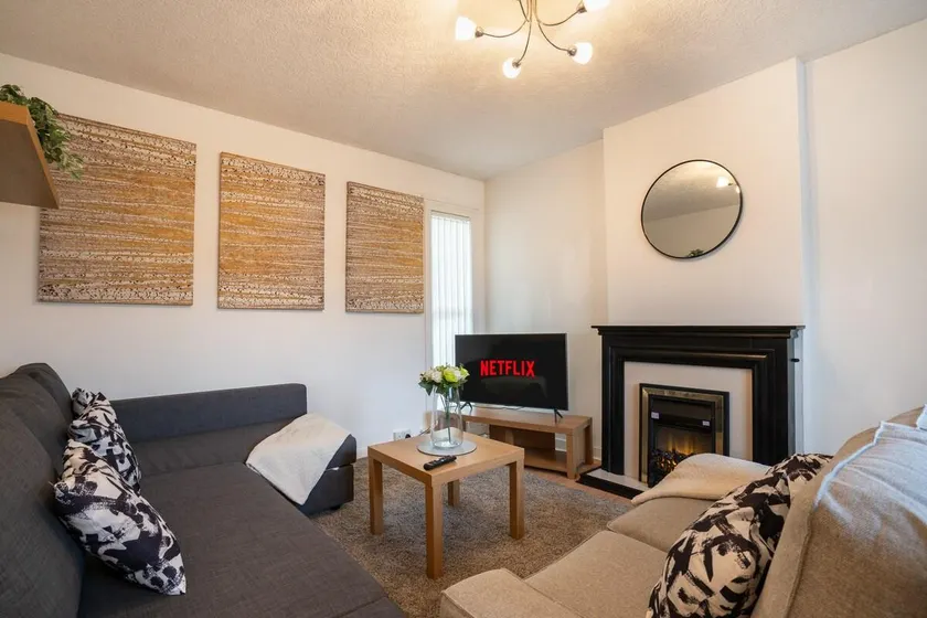 Bungalow - 2 Bed - Free Parking - Image 1