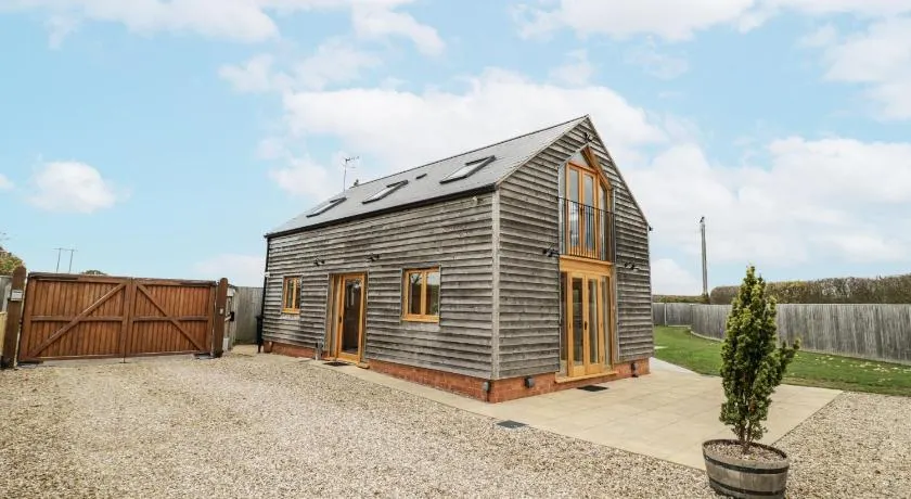 Cedar Barn - Image 1