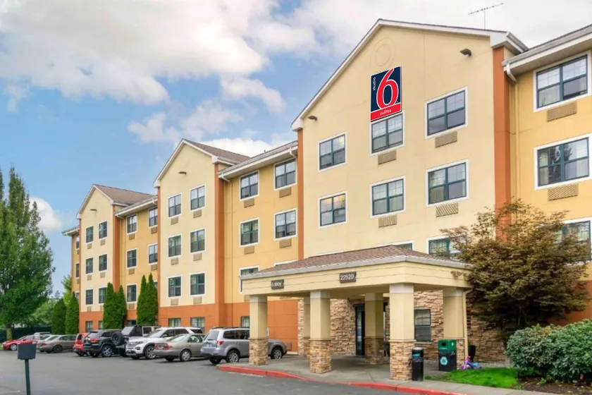 Studio 6 Suites Seattle Kent WA - Image 1
