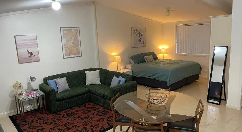 Comfortable and well equipped Studio Apartment in Mudgee - Rest Easy Mudgee Studio - Image 1