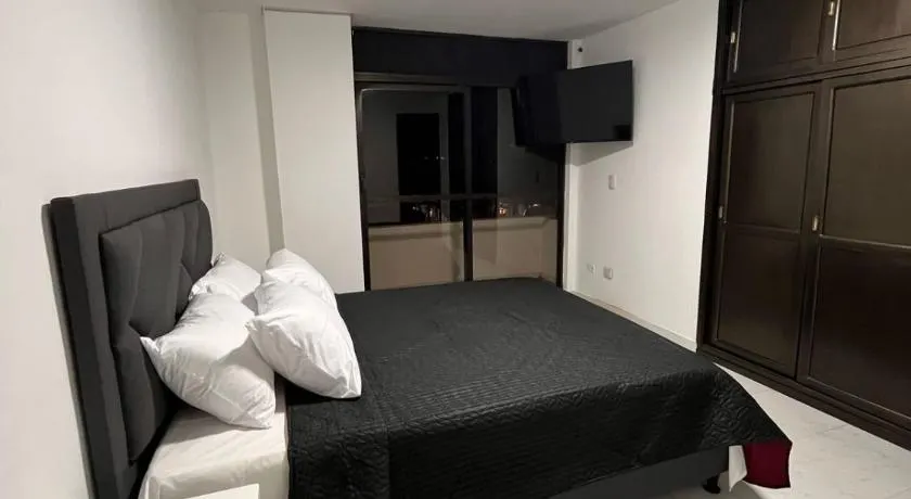 CÓMODO APARTAMENTO CERCA De TODO EN ENVIGADO - Image 1