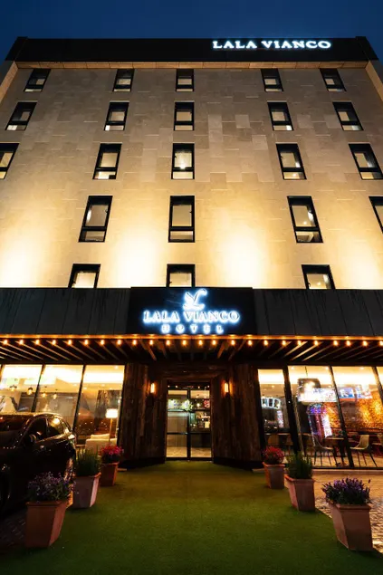 LALA VIANCO BUSINESS Hotel - Image 1