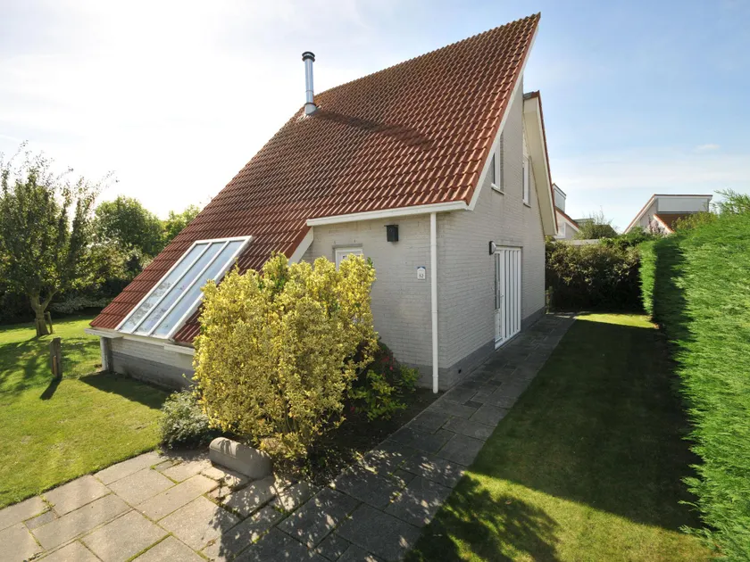 Detached villa with whirlpool and dishwasher, beach at 1 km. - Image 1