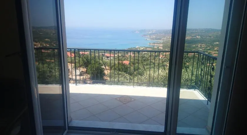 Mimi's sunnyview house - Image 1