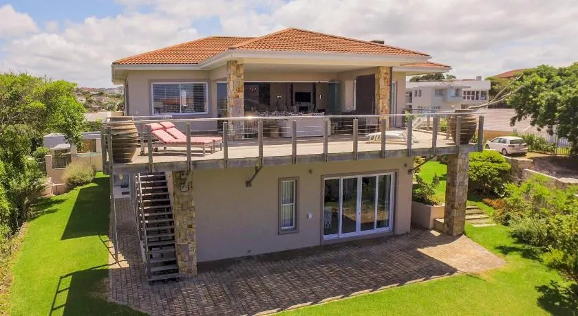 17 Sanganer Avenue, Plettenberg Bay Holiday Home - Image 1