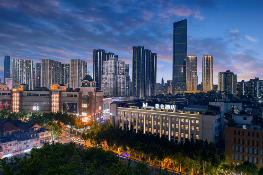 Madison Hotel Wuhan Jianghan Road Pedestrian Street - Image 1