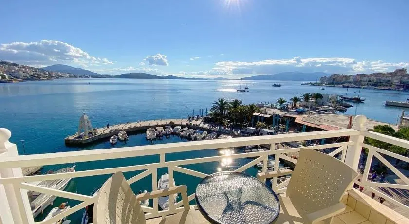 Sun N Blue Hotel - Image 1