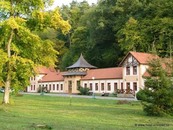 Hotel Lázně Kostelec - Image 1