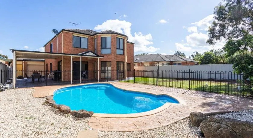 Spacious 4-Bedroom Family Retreat with Pool at Tarneit - Image 1