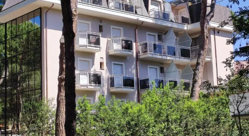 Hotel Arlecchino - Image 1