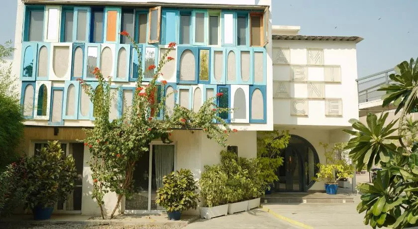 Ambiance Boutique Art Hotel Karachi - Image 1
