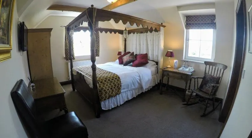 The Crown Inn - Image 1