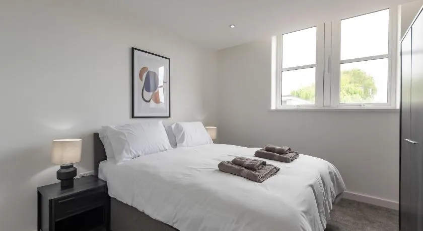 Thornhill House by Guestz - Image 1