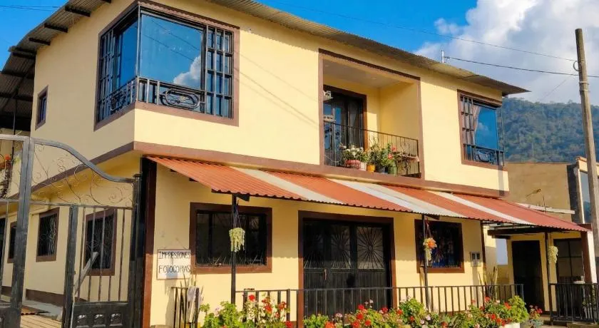Hostal La Clarita - Image 1