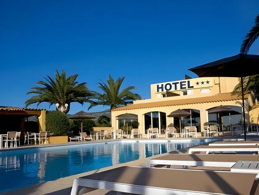Hotel Cesario - Image 1