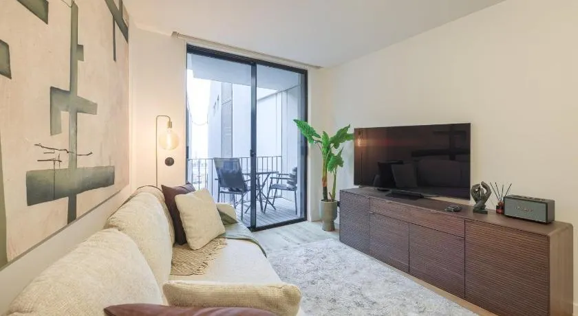 Foz Modern Luxury Sea View Balcony Apartments by LuxiStay - Image 1