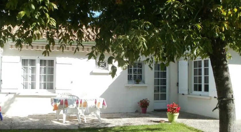 Vacances a St Germain d Esteuil 33340 - Image 1