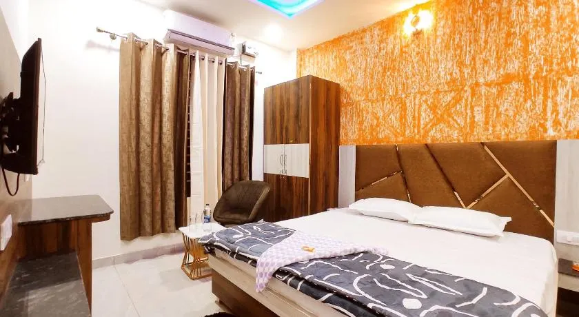 HOTEL THE VELVET PRIME - Premium & Luxury Suits Rooms - Image 1