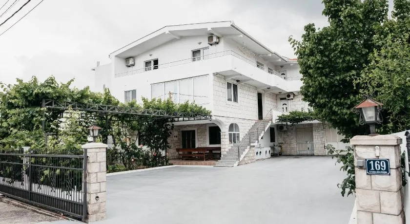 Guest House Lalic - Image 1