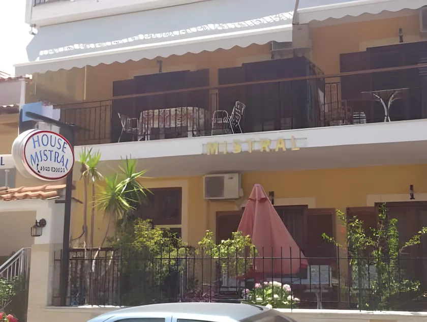 House Mistral - Image 1