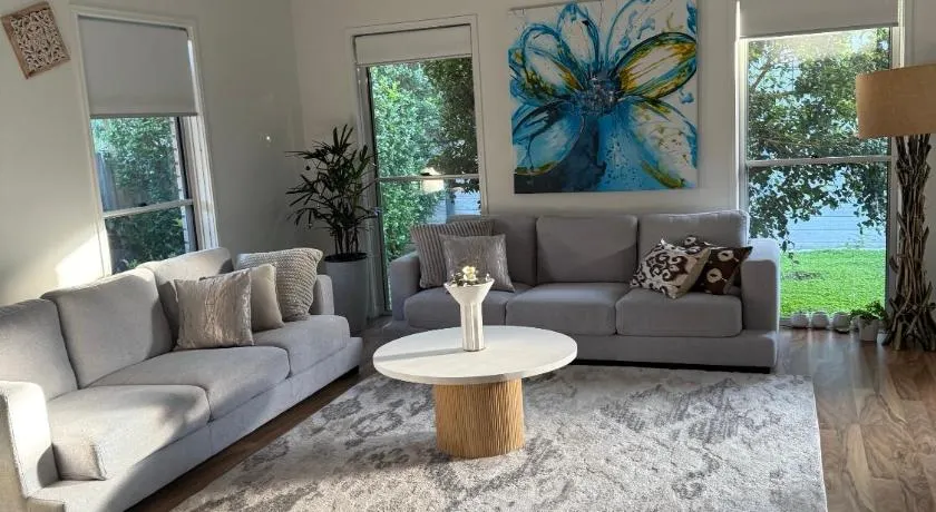 Tranquil Retreat - Your Own Room in a Peaceful Modern Shared House in Warner Lakes - Image 1