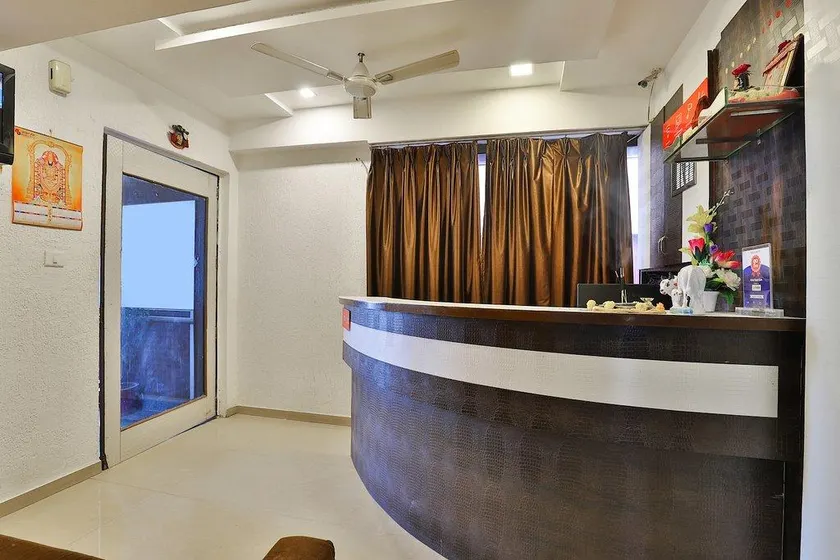 Hotel O Kum Kum - Image 1
