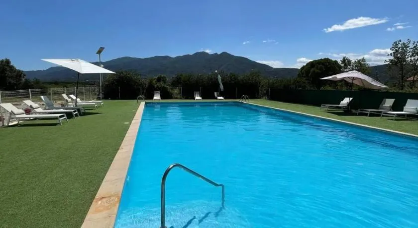 HOTEL LA GARENNE - Image 1