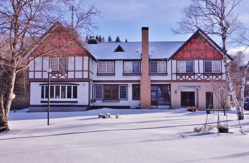 Auberge Resort Inn Bonheur - Image 1