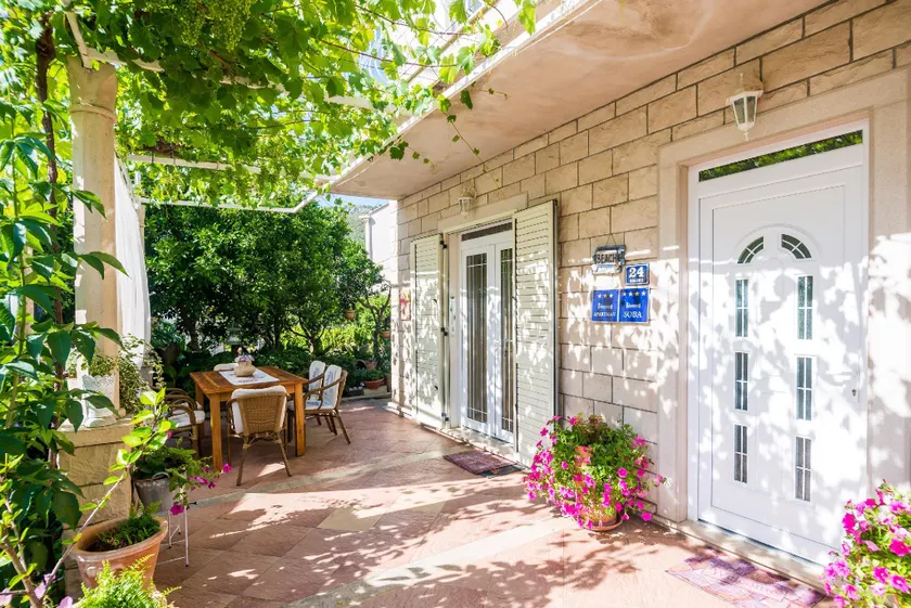 Apartment & Rooms Duja - Image 1