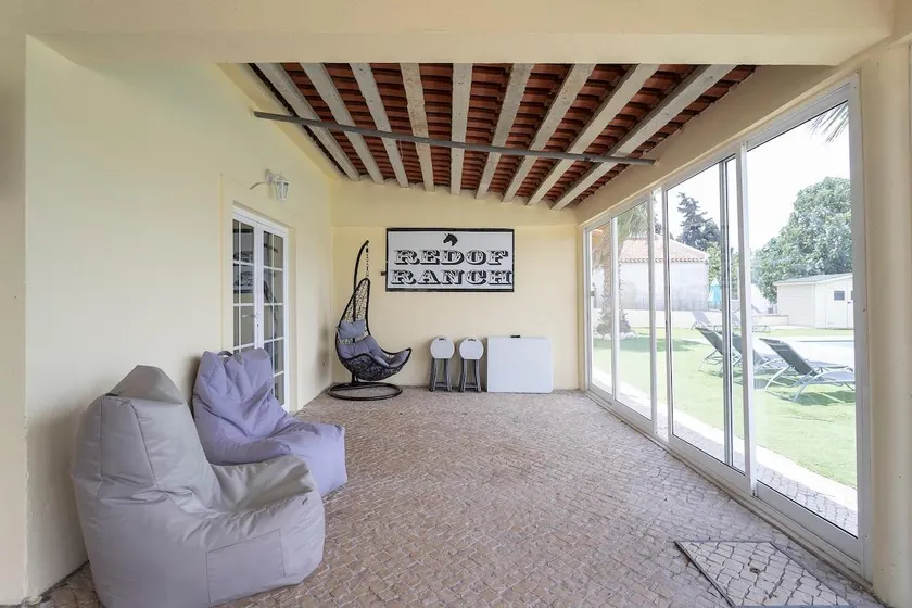 COUNTRY HOUSE with pool, 50 minutes from Lisbon - Image 1