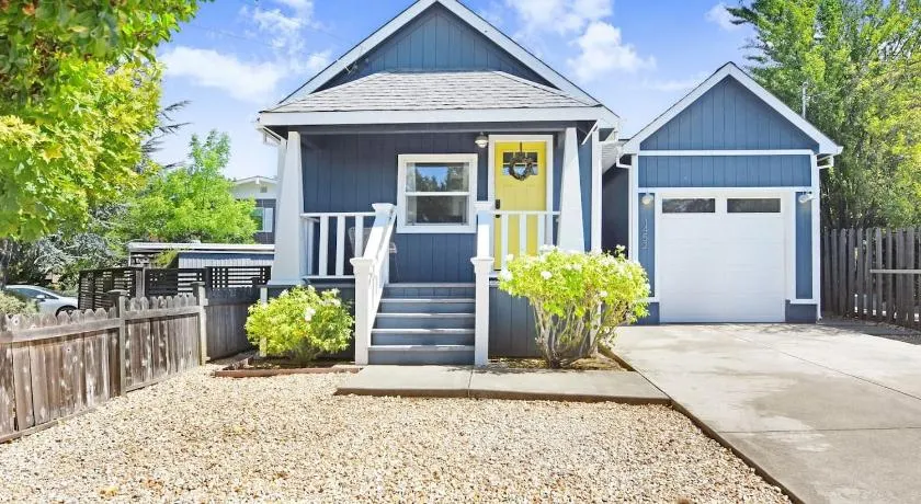 Cottage Petite - Image 1