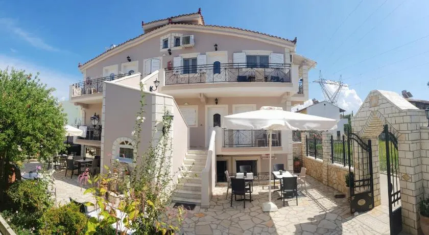 Villa Kormos Apart Hotel - Image 1