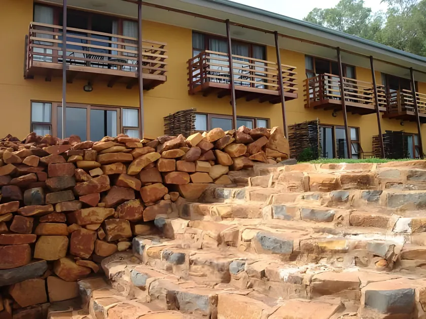 Sandford Park Country Hotel - Image 1