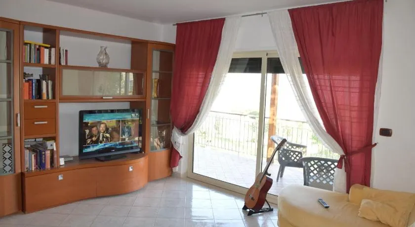 Luna Apartments - Image 1