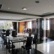 Qindao Business Hotel - Image 1
